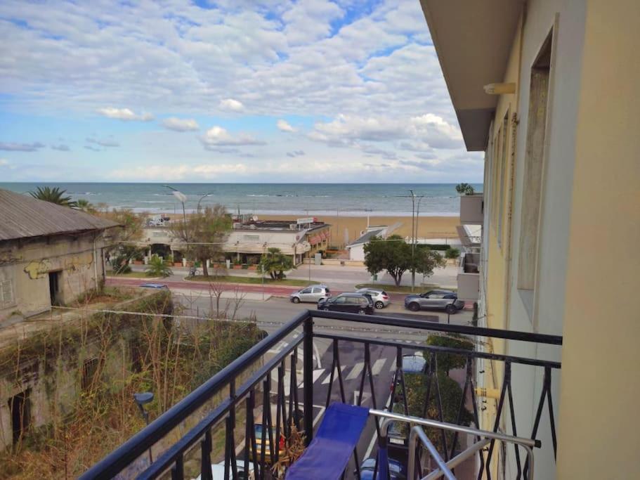 Casa Di Pipo - Appartamento Davanti Al Mare Pescara Esterno foto