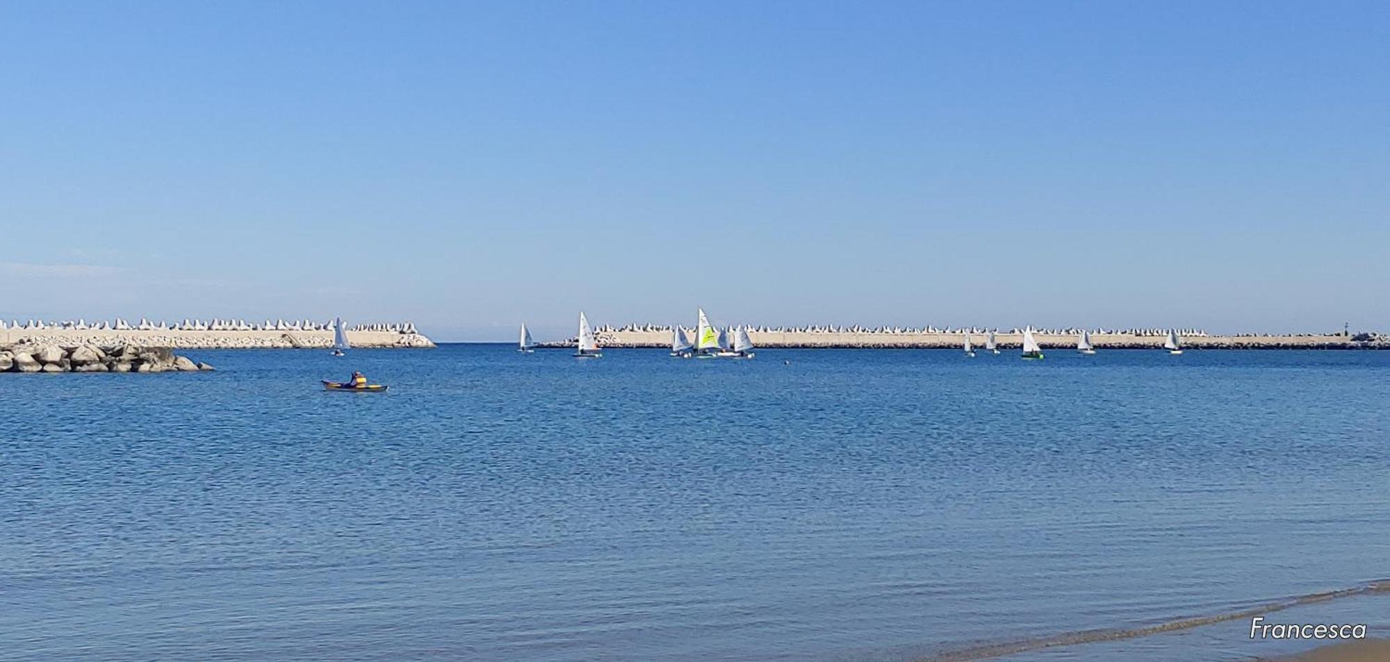 Casa Di Pipo - Appartamento Davanti Al Mare Pescara Esterno foto